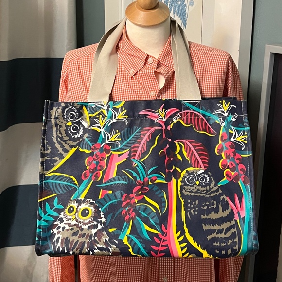 Chalo Seattle Coffee Culture Night Owls Coated Canvas Zipper Tote - 17 x 13 x 5" - Picture 6 of 15